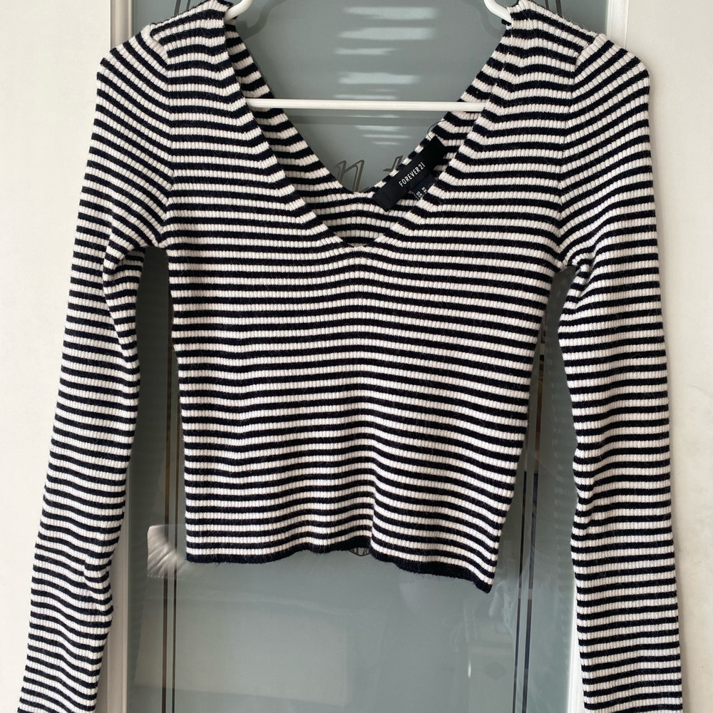 Forever 21, Size: M, Black & White